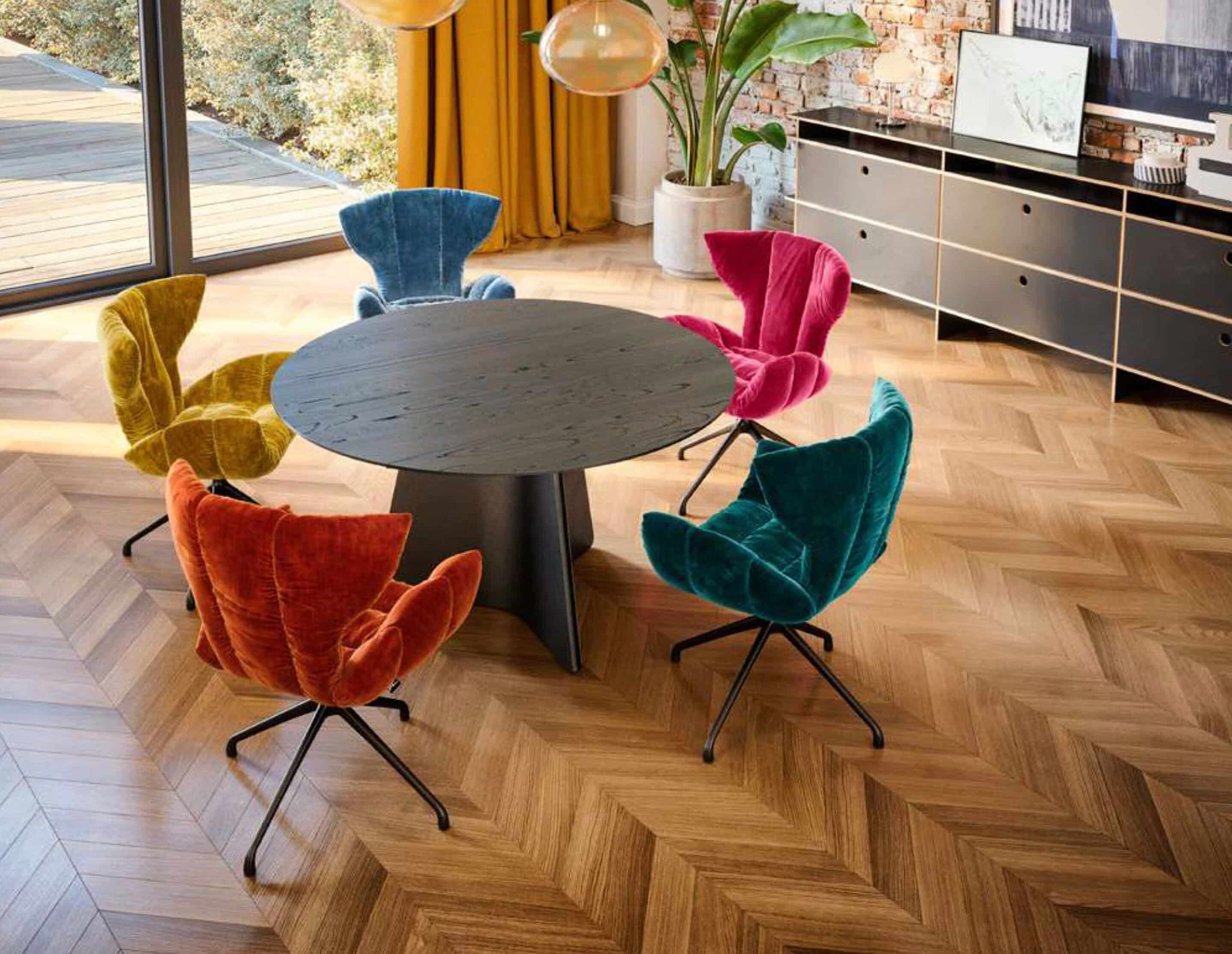 Bretz Maona Table & Cassia Chair